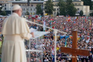 15-Viaje apostólico a Polonia: Vía Crucis con los jóvenes
