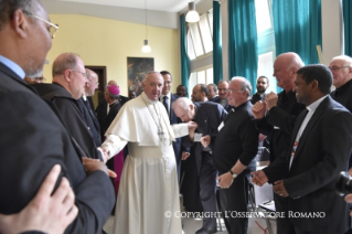 2-Visite pastorale : Rencontre avec les prêtres diocésains, les religieux, les religieuses et les séminaristes