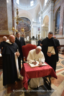 15-Visite pastorale à Bologne : Rencontre avec les prêtres, les religieux, les séminaristes du Séminaire régional et les diacres permanents