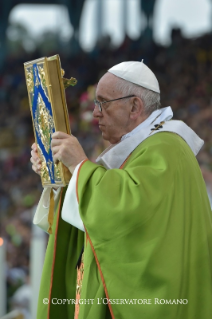 14-Pastoralbesuch in Cesena und Bologna: Feier der heiligen Messe