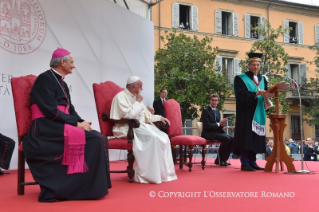 2-Pastoralbesuch in Cesena und Bologna: Begegnung mit Universit&#xe4;tsdozenten und Studenten