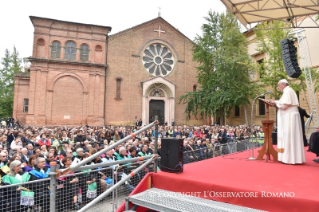 9-Pastoralbesuch in Cesena und Bologna: Begegnung mit Universit&#xe4;tsdozenten und Studenten