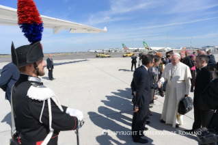 12-Apostolic Journey to Colombia: Welcoming ceremony at Catam military airport
