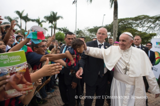7-Voyage apostolique en Colombie : Brève halte à la Croix de la réconciliation