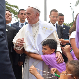 1-Voyage apostolique en Colombie : Brève halte à la Croix de la réconciliation