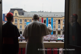13-Apostolic Journey to Colombia: Blessing of the Faithful from the balcony of the Cardinal's Palace