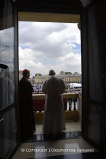 6-Apostolic Journey to Colombia: Blessing of the Faithful from the balcony of the Cardinal's Palace