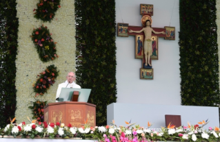 17-Voyage apostolique en Colombie : Messe &#xe0; l'A&#xe9;roport Enrique Olaya Herrera de Medell&#xed;n
