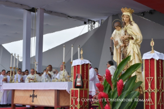 11-Voyage apostolique en Colombie : Messe sur le Terrain Catama