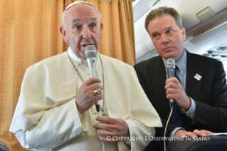 1-Apostolische Reise nach Ägypten: Pressekonferenz mit dem Heiligen Vater auf dem Flug nach Kairo
