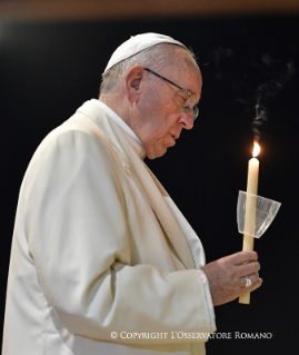 22-Peregrinação a Fátima: Bênção das velas na Capelinha das Aparições