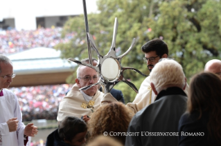 4-Pèlerinage à Fátima : Salut du Saint-Père aux malades 