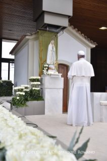 25-Pilgrimage to F&#xe1;tima: Prayer during the visit at the Chapel of the Apparitions