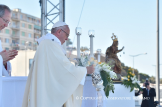 0-Pastoralbesuch in Genua: Eucharistische Konzelebration 