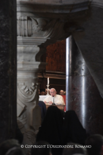 3-Visite pastorale à Gênes : Rencontre avec les évêques, le clergé, les séminaristes et les religieux de la région, les collaborateurs laïcs de la Curie et les représentants d'autres confessions
