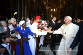 11-Visite pastorale à Gênes : Rencontre avec les évêques, le clergé, les séminaristes et les religieux de la région, les collaborateurs laïcs de la Curie et les représentants d'autres confessions