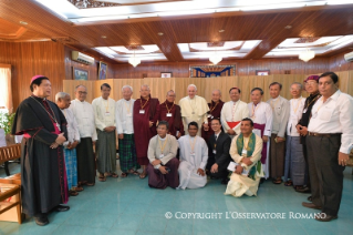 7-Voyage apostolique au Myanmar : Rencontre avec les responsables religieux