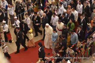 0-Apostolische Reise nach Myanmar: Begegnung mit Vertretern der Regierung, der Zivilgesellschaft und mit dem Diplomatischen Korps