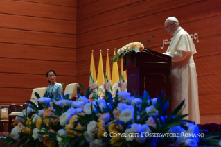 7-Apostolic Journey to Myanmar: Meeting with Authorities, the Civil Society and the Diplomatic Corps