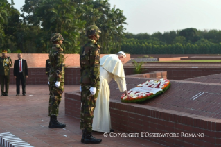 16-Apostolic Journey to Bangladesh: Visit to the National Martyr’s Memorial of Savar, Homage to the Father of the Nation in Bangabandhu Memorial Museum and signing of the Book of Honour