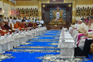 3-Voyage apostolique au Myanmar : Rencontre avec le Conseil supr&#xea;me &#x201c;Sangha&#x201d; des moines bouddhistes