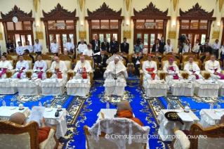 4-Voyage apostolique au Myanmar : Rencontre avec le Conseil supr&#xea;me &#x201c;Sangha&#x201d; des moines bouddhistes