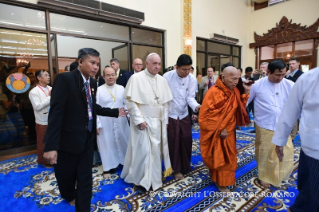 8-Apostolic Journey to Myanmar: Meeting with the Supreme &#x201c;Sangha&#x201d; Council of Buddhist Monks