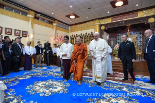 14-Voyage apostolique au Myanmar : Rencontre avec le Conseil supr&#xea;me &#x201c;Sangha&#x201d; des moines bouddhistes