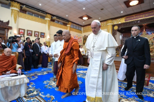 15-Apostolic Journey to Myanmar: Meeting with the Supreme &#x201c;Sangha&#x201d; Council of Buddhist Monks