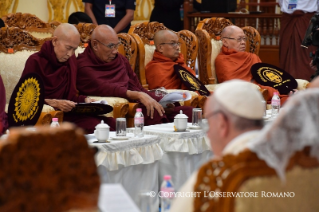 18-Apostolic Journey to Myanmar: Meeting with the Supreme &#x201c;Sangha&#x201d; Council of Buddhist Monks