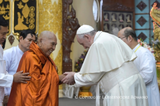 22-Apostolic Journey to Myanmar: Meeting with the Supreme &#x201c;Sangha&#x201d; Council of Buddhist Monks