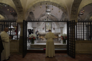 13-Patoral Visit to Bari: The Holy Father receives the Patriarchs. They descend into the crypt of the Basilica for the veneration of the relics of Saint Nicholas
