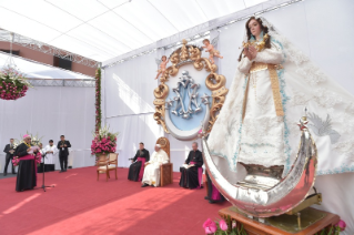 9-Voyage apostolique au P&#xe9;rou : Celebration mariale en l'honneur de la Vierge de la Porte