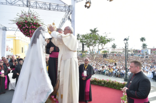 14-Voyage apostolique au P&#xe9;rou : Celebration mariale en l'honneur de la Vierge de la Porte