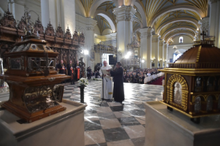 5-Apostolic Journey to Peru: Prayer in front of the relics of the Peruvian Saints