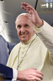4-Viaje apost&#xf3;lico a Chile y Per&#xfa;: Conferencia de prensa del Santo Padre durante el vuelo de regreso a Roma