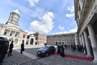0-Apostolische Reise nach Irland: Begegnung mit den Autoritäten, der Zivilgesellschaft und dem Diplomatischen Korps 