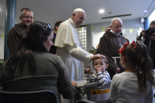 0-Apostolic Visit to Ireland: Visit to the day centre for homeless families of the capuchin fathers