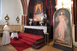 2-Apostolic Journey to Latvia: Visit to the catholic Saint James&#x2019; Cathedral 
