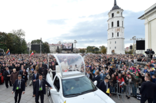 3-Viaggio Apostolico in Lituania: Incontro con i giovani  