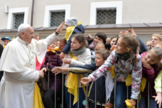 3-Viaje apostólico a Lituania: Visita al Santuario Mater Misericordiae