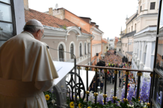 6-Viaggio Apostolico in Lituania: Visita al Santuario Mater Misericordiae