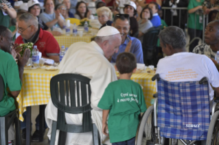24-Almoço do Santo Padre na Missão Esperança e Caridade  (Frei Biagio Conte)