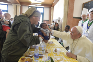 17-Almuerzo en la Misión de Esperanza y Caridad (Fra' Biagio Conte)