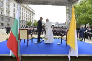 3-Apostolische Reise nach Bulgarien: Begegnung mit den Vertretern der Regierung, der Zivilgesellschaft und mit dem Diplomatischen Korps