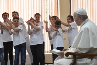 17-Viaggio Apostolico in Bulgaria: Visita del Santo Padre al Centro Profughi “Vrazhdebna”
