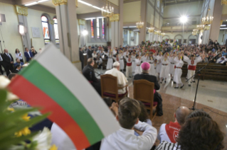 11-Voyage apostolique en Bulgarie : Rencontre avec la communauté catholique 