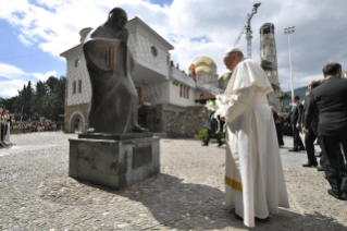 1-Viagem Apostólica à Macedônia do Norte: Visita ao Memorial Madre Teresa com a presença de religiosos e encontro com os pobres  