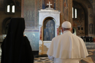 15-Viaggio Apostolico in Bulgaria: Visita al Patriarca e al Santo Sinodo  