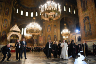 19-Viaje apostólico a Bulgaria: Visita al Patriarca y al Santo Sínodo